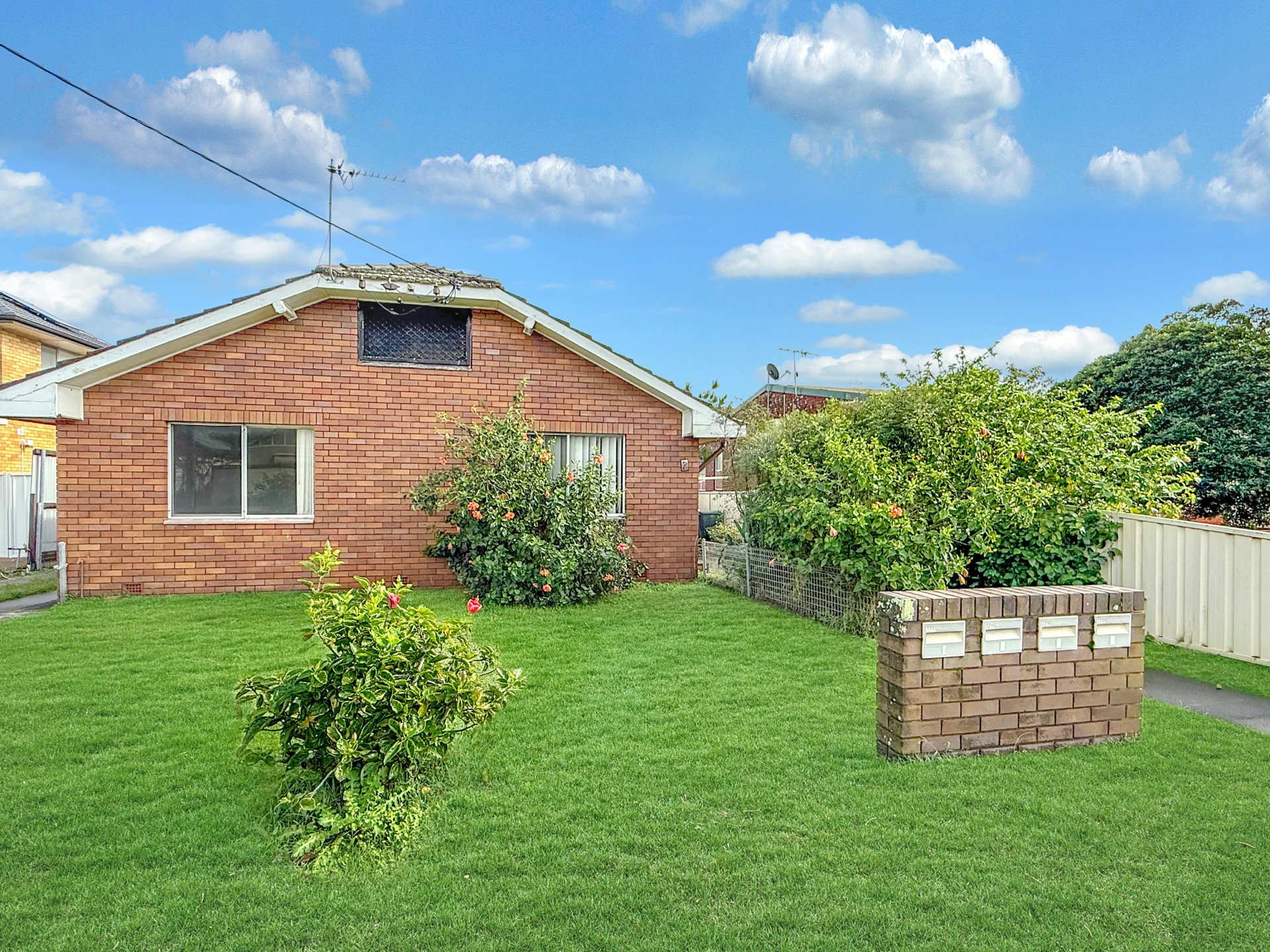 1/7 Ashley Street, MARKS POINT