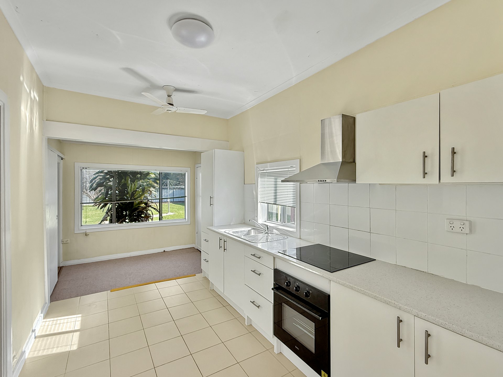 33 Macquarie Street, SWANSEA