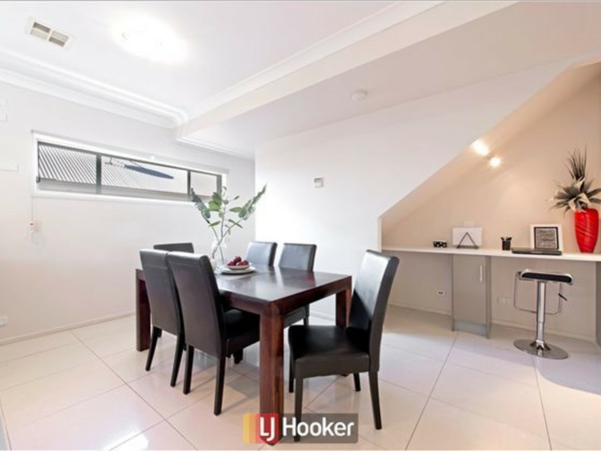 330 Gundaroo Drive, GUNGAHLIN