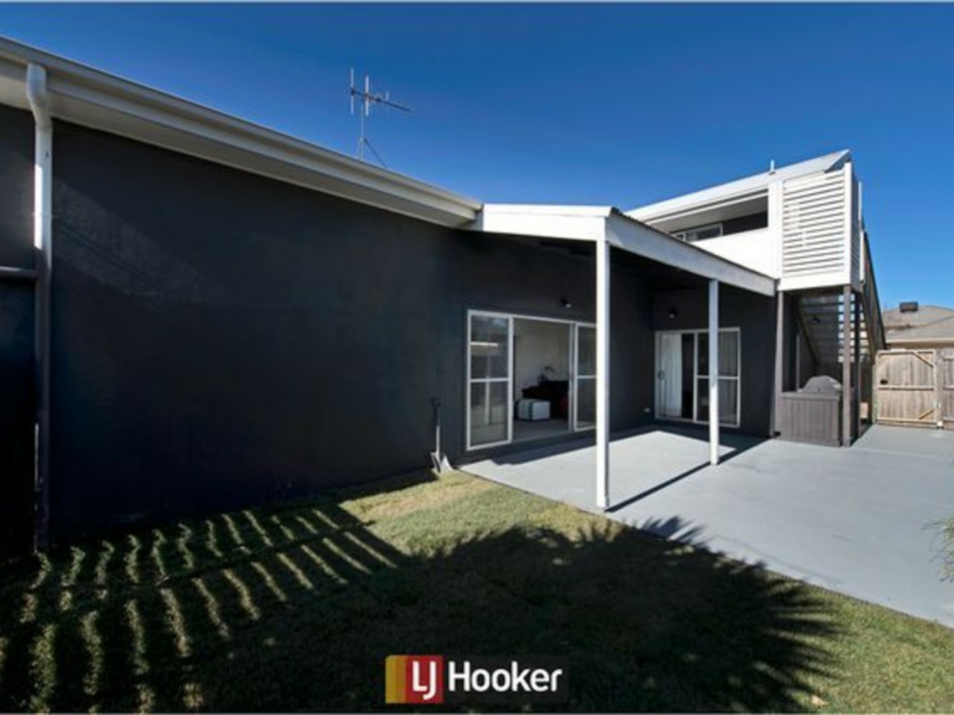 330 Gundaroo Drive, GUNGAHLIN