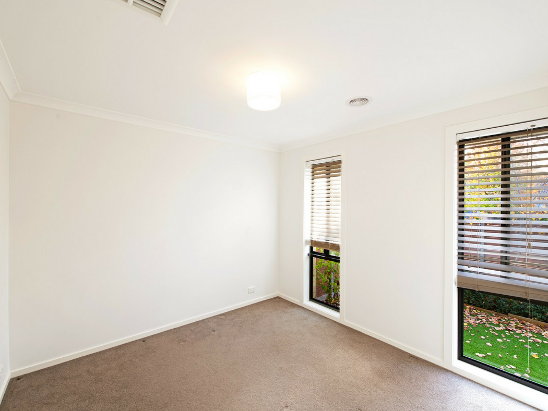64 Alec Hope Crescent, FRANKLIN