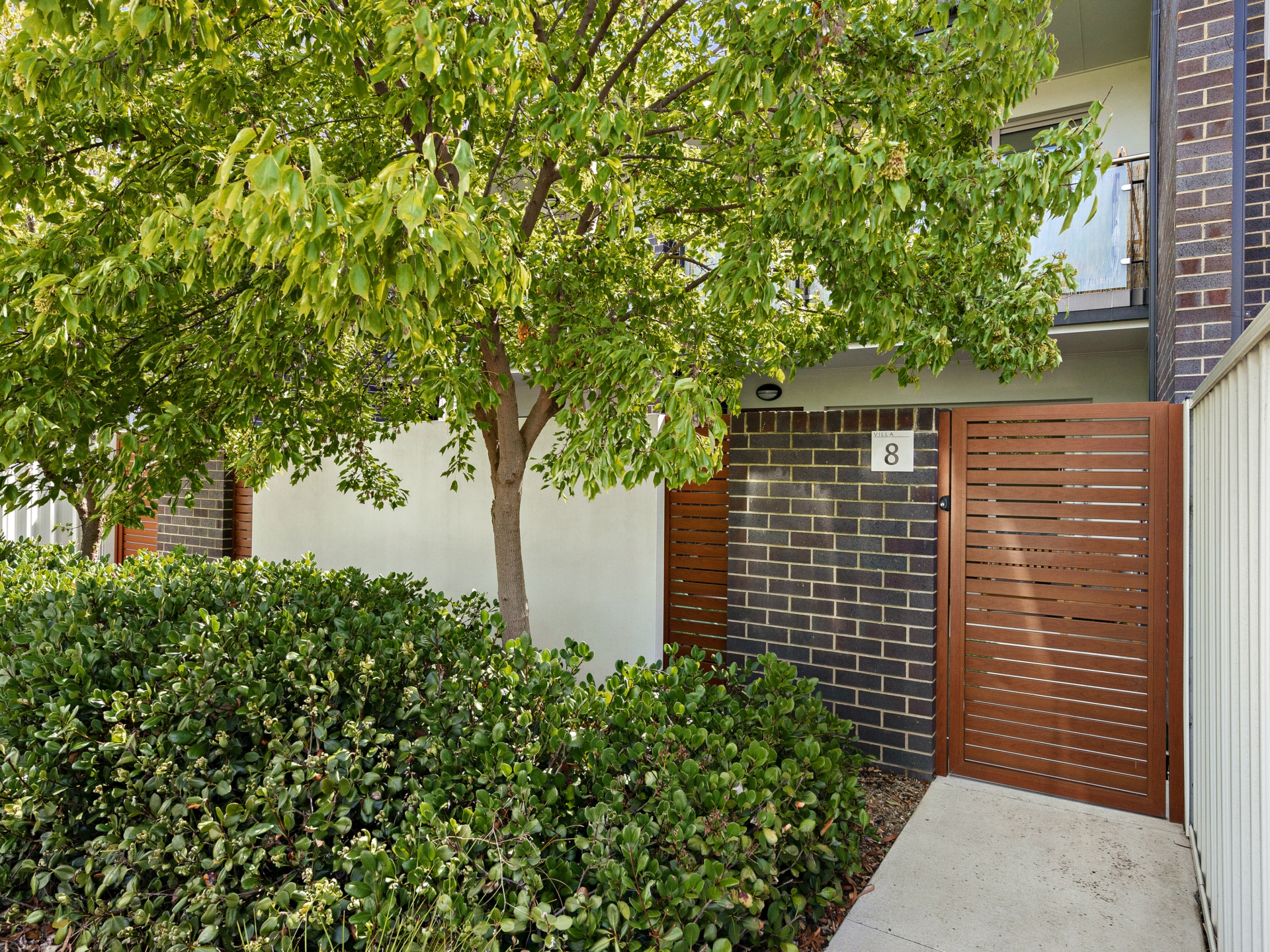 8/2 Clare Burton Crescent, Franklin