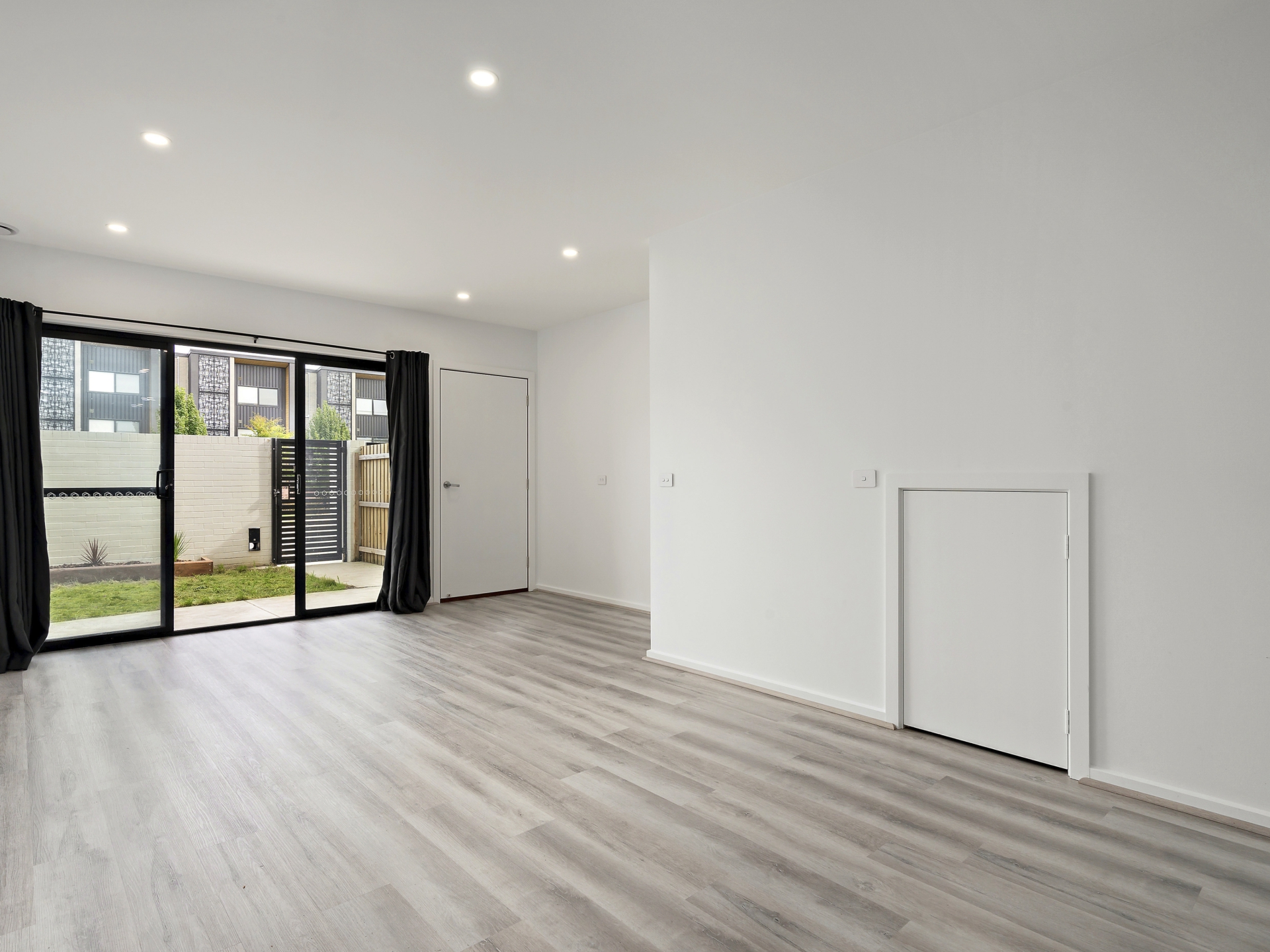 6A Harold White Avenue, COOMBS