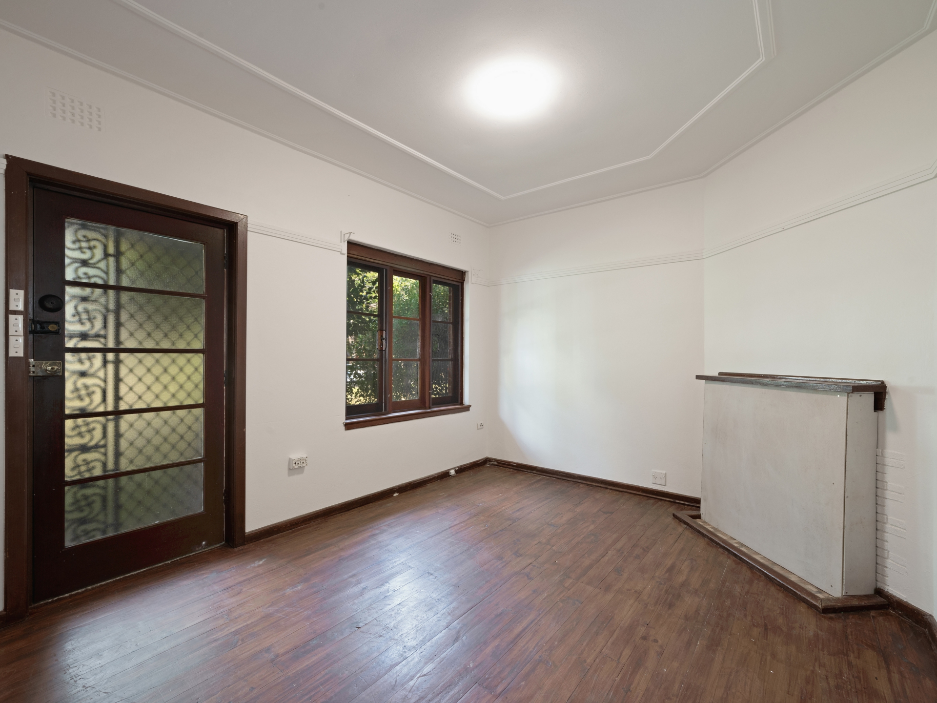 5A Hackett Gardens, TURNER