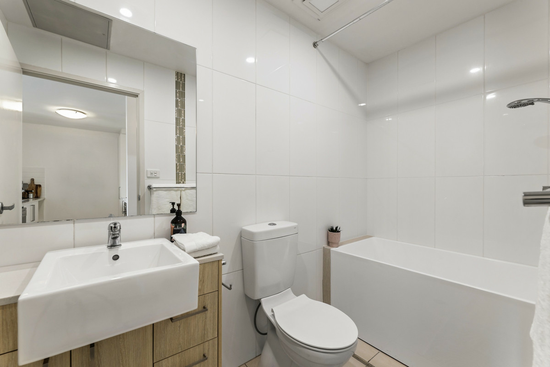55/311 Flemington Road — photo 9 of 12