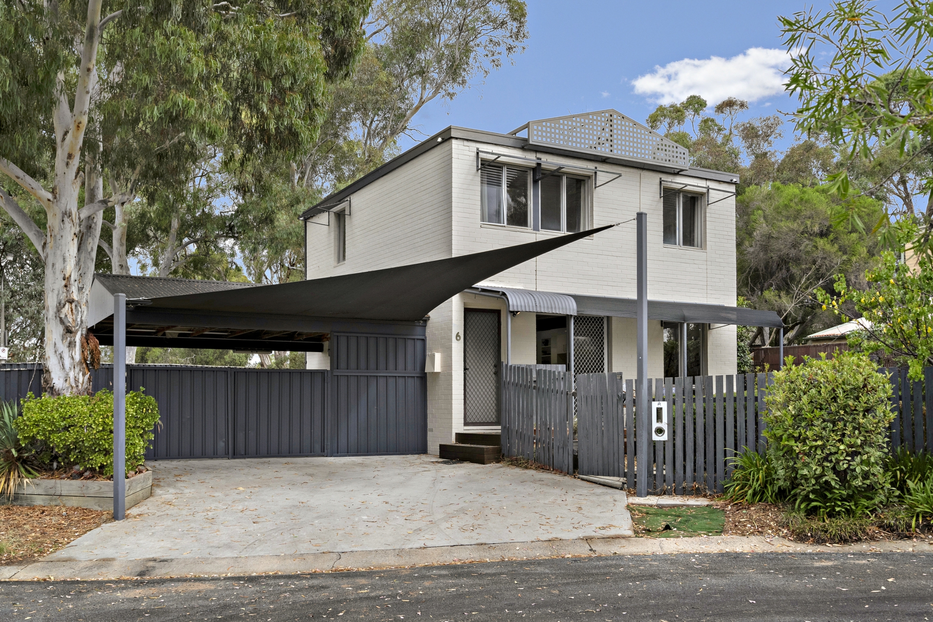 6 Kelsall Place, Spence