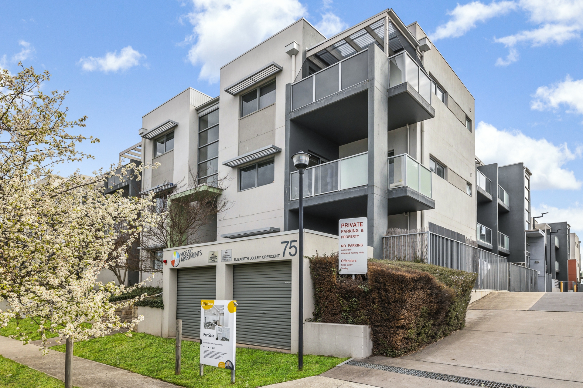 82/75 Elizabeth Jolley Crescent, FRANKLIN