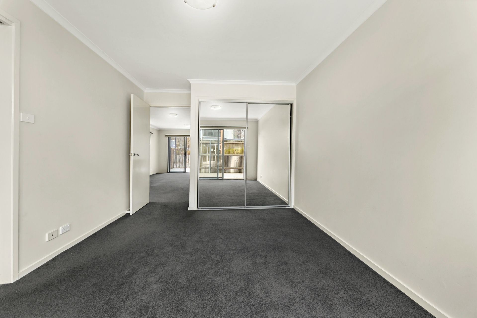 82/75 Elizabeth Jolley Crescent, FRANKLIN