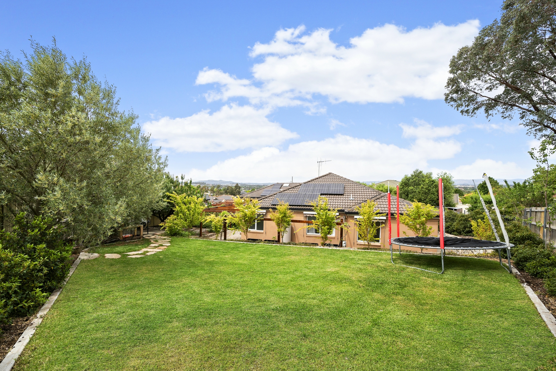 13 Rumbelow Court, NICHOLLS
