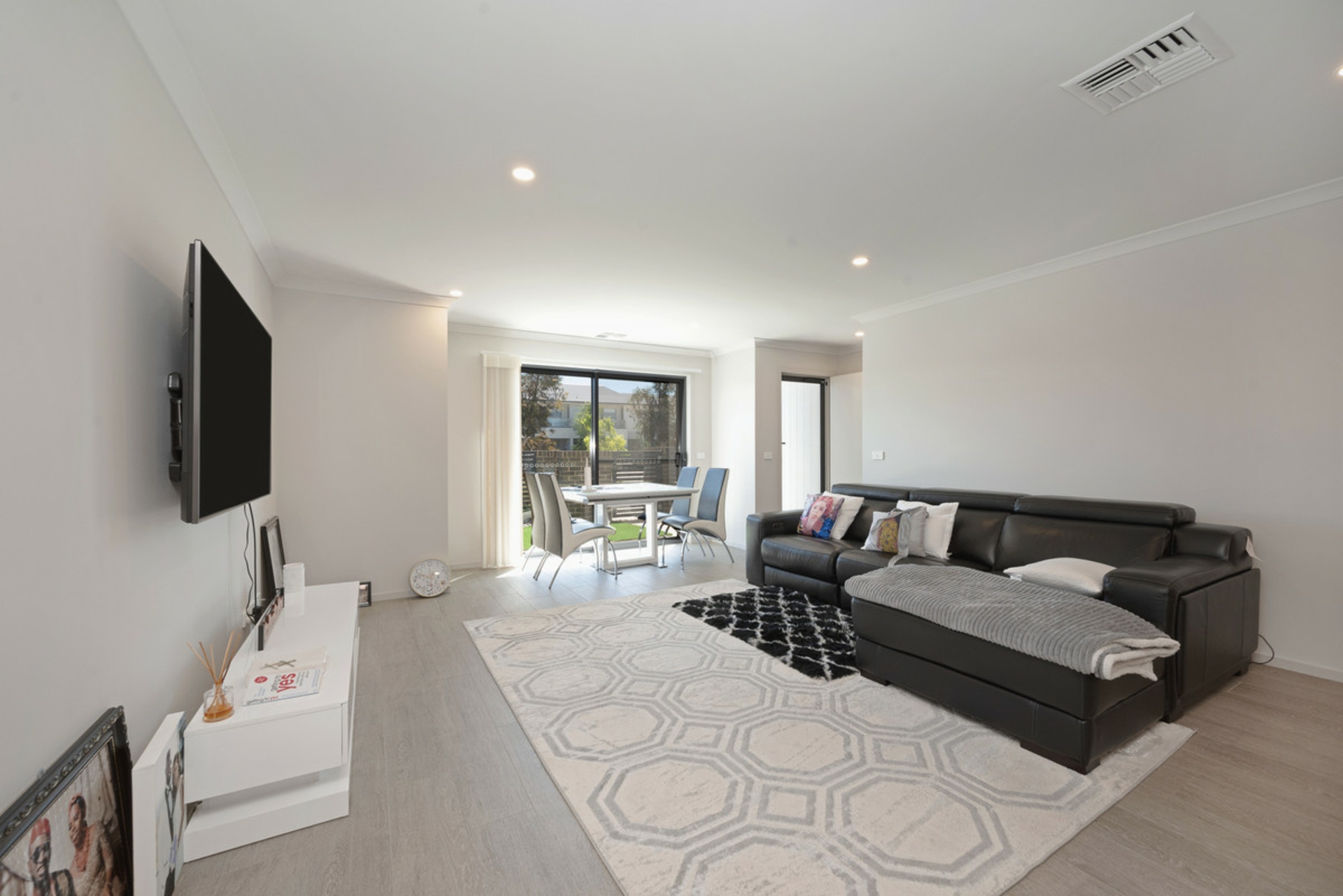 33 Hedditch Circuit, STRATHNAIRN