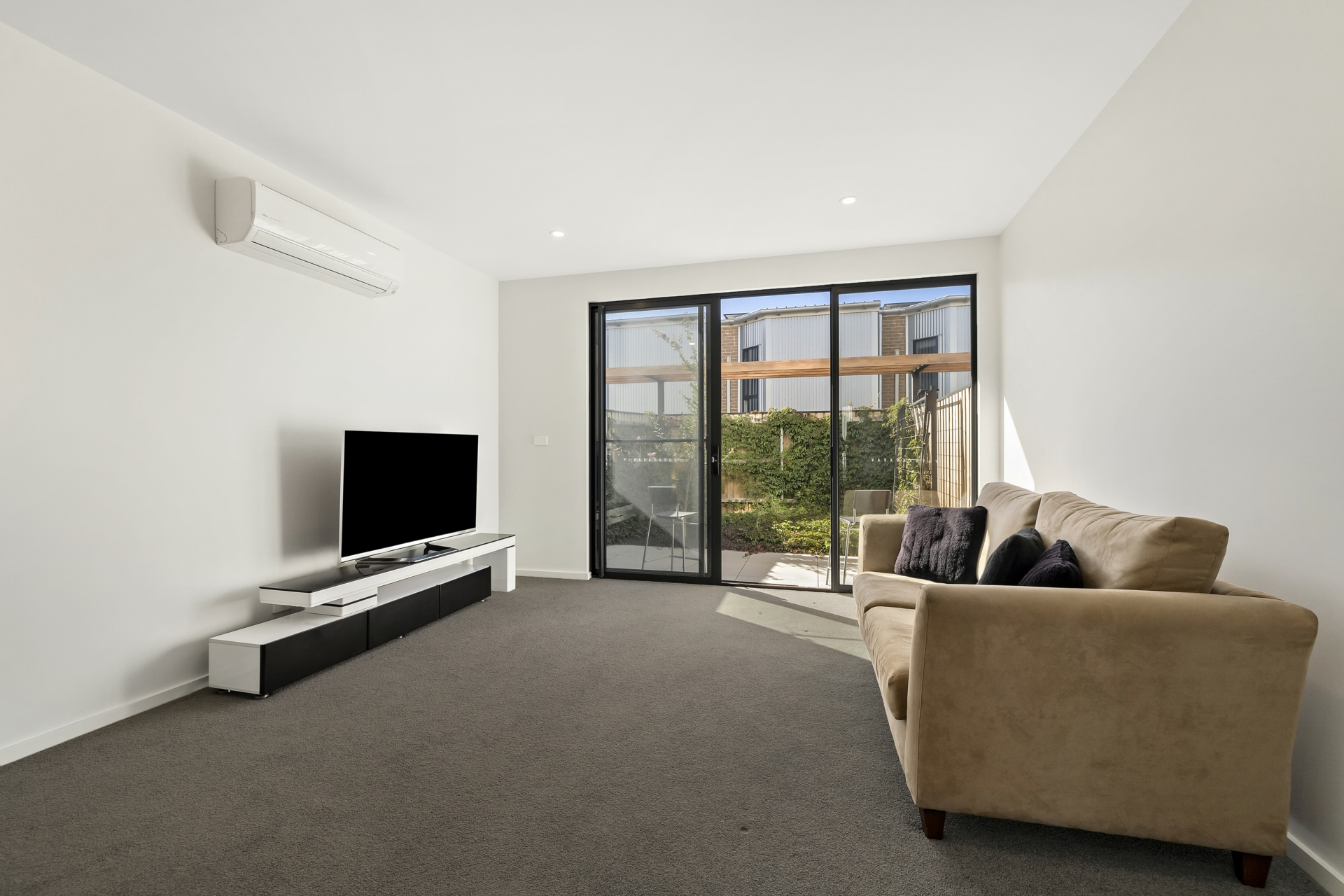 114/2 Woodberry Avenue, COOMBS