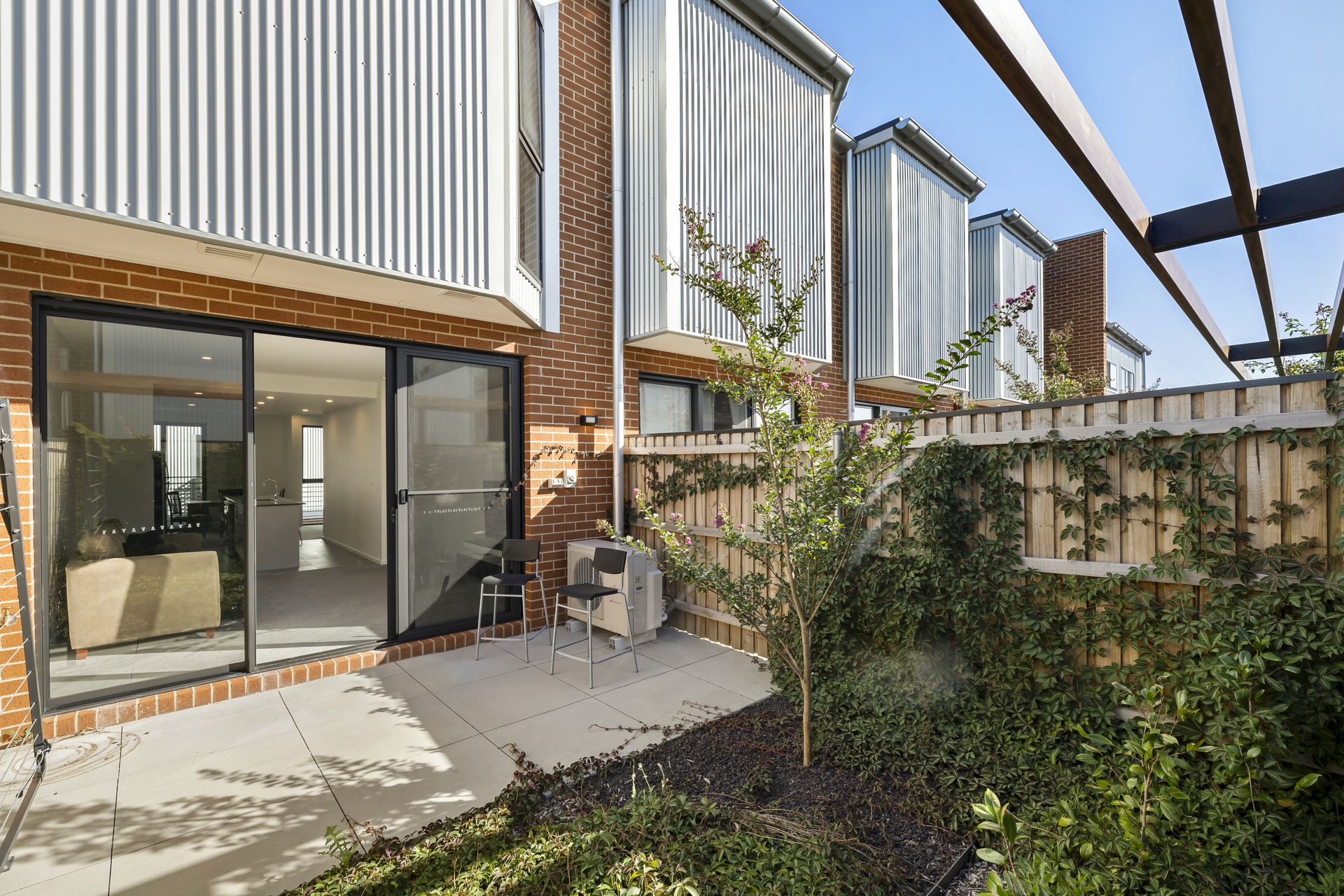 114/2 Woodberry Avenue, COOMBS