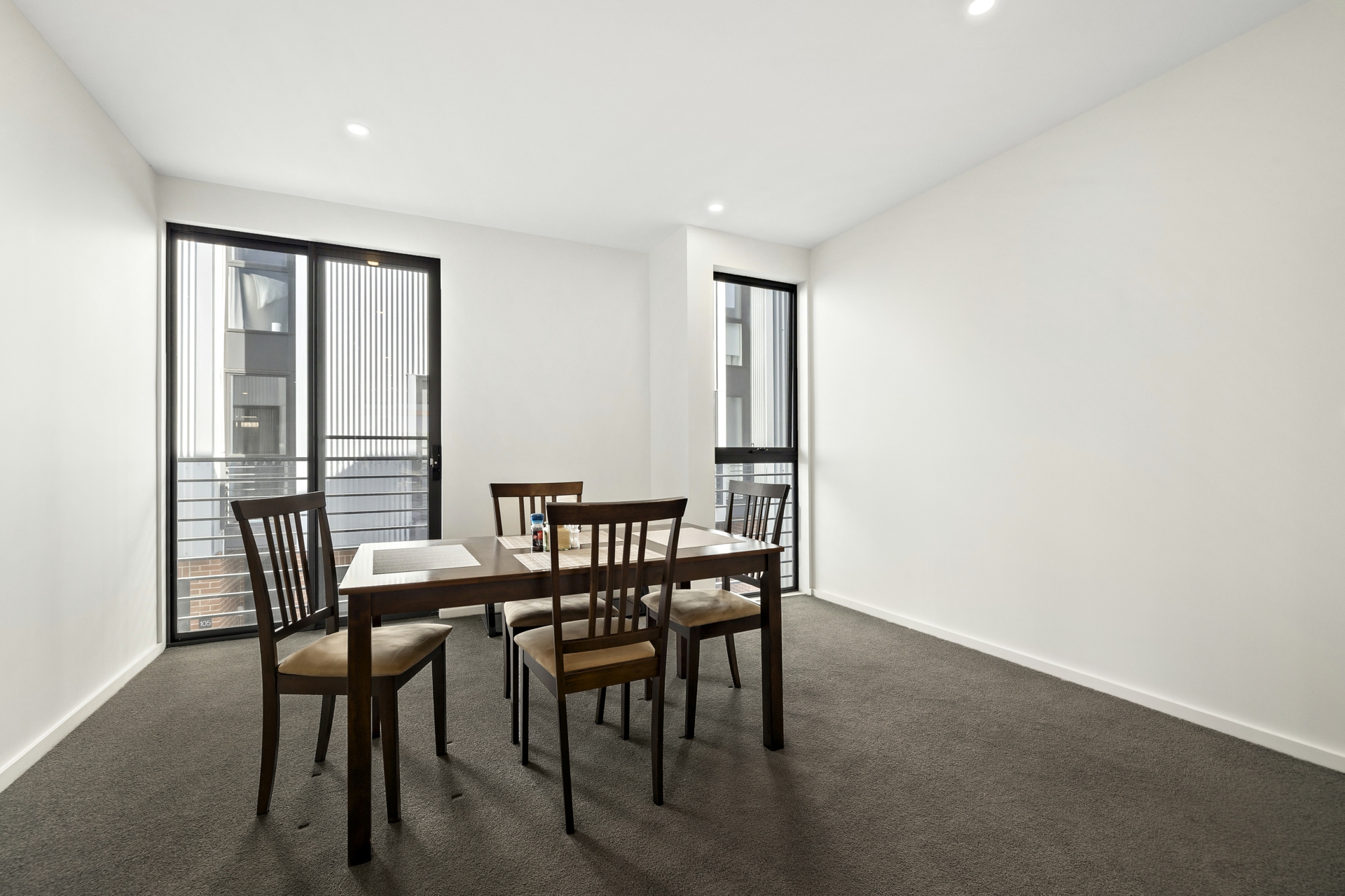 114/2 Woodberry Avenue, COOMBS