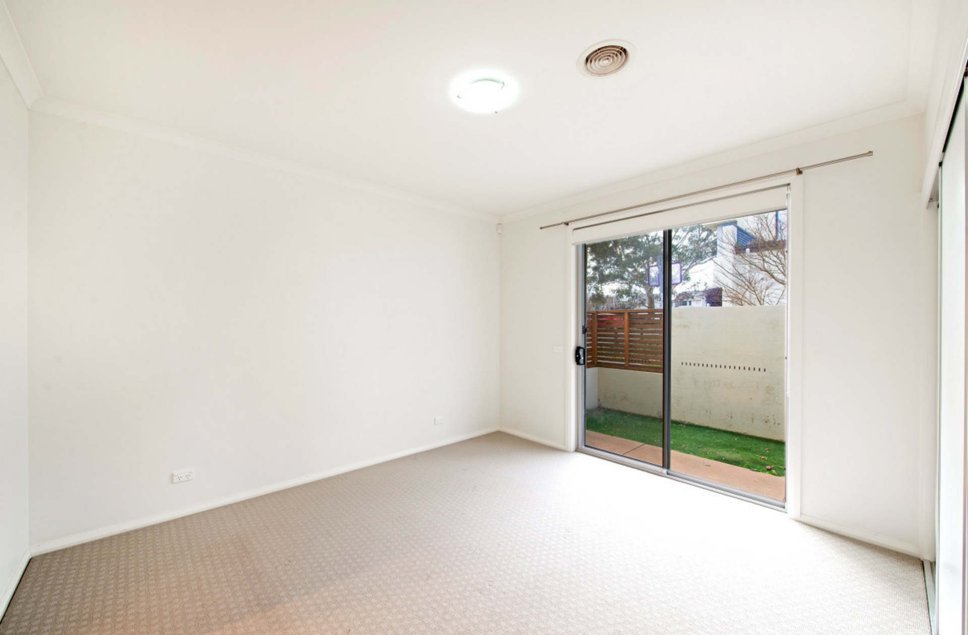 2/30 Tom Nicholas Crescent, FORDE