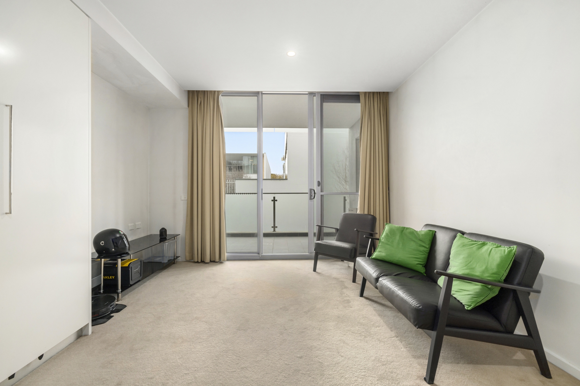 110/50 Eastlake Parade, KINGSTON