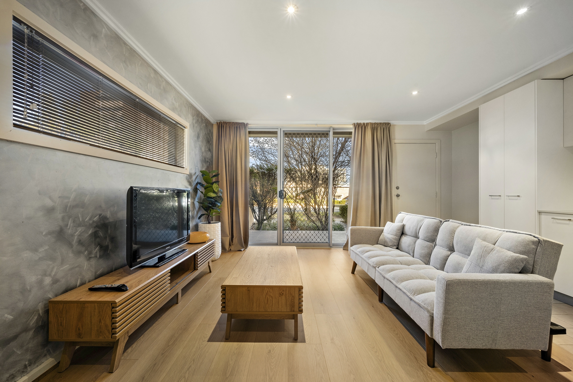 1/123 Lowanna Street, BRADDON