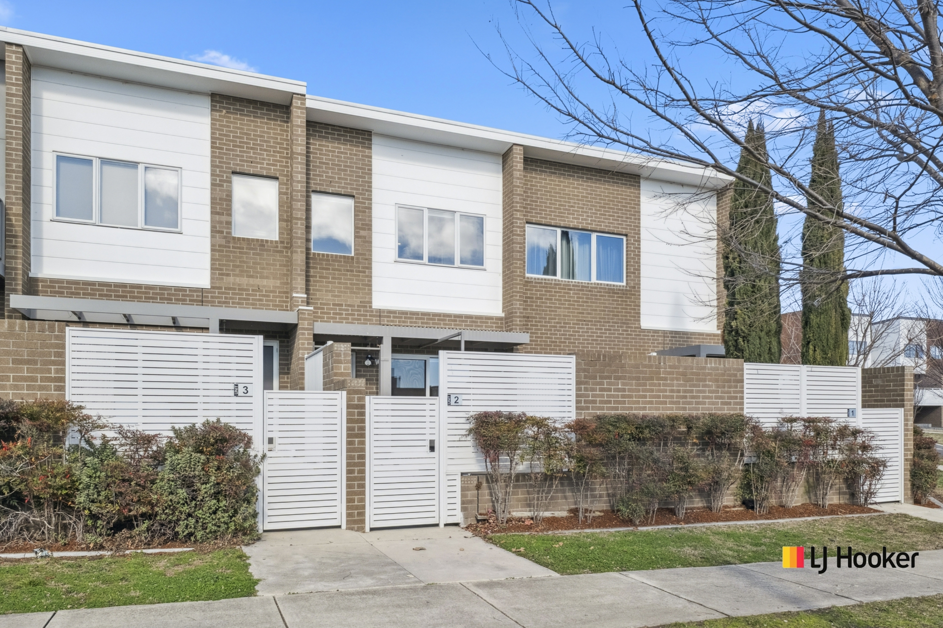 2/33 Arthur Blakeley Way, COOMBS