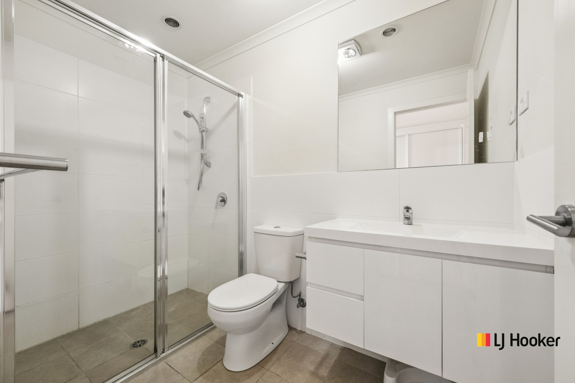 2/33 Arthur Blakeley Way, COOMBS