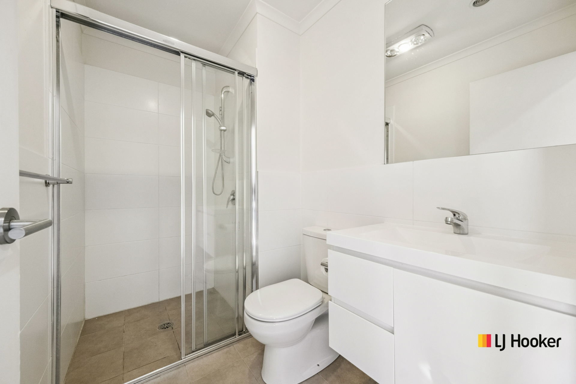 2/33 Arthur Blakeley Way, COOMBS
