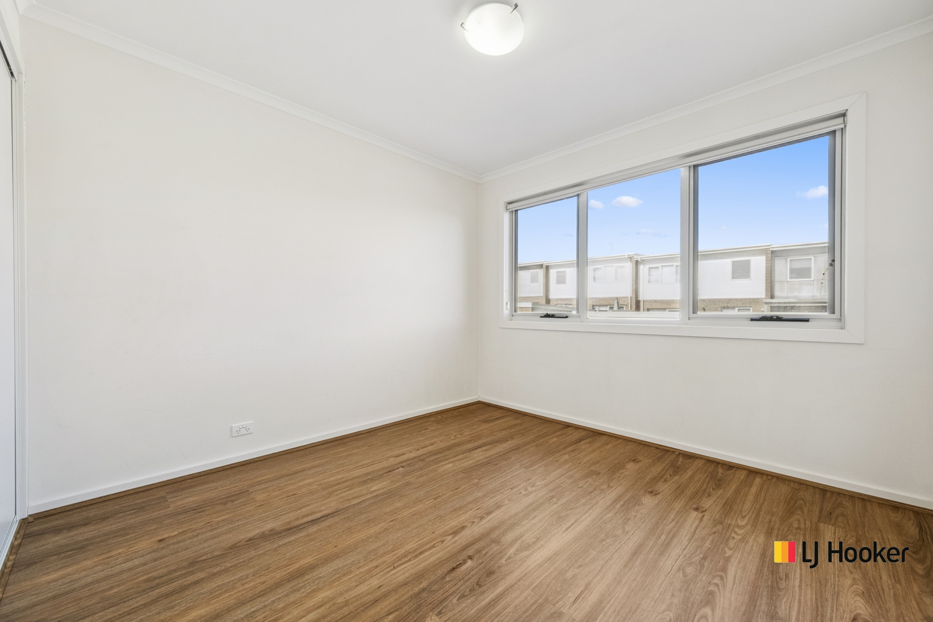 2/33 Arthur Blakeley Way, COOMBS