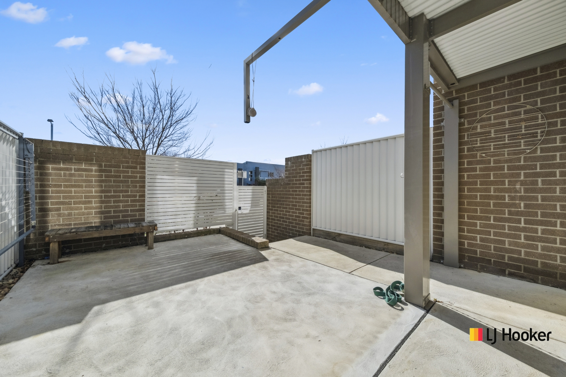 2/33 Arthur Blakeley Way, COOMBS