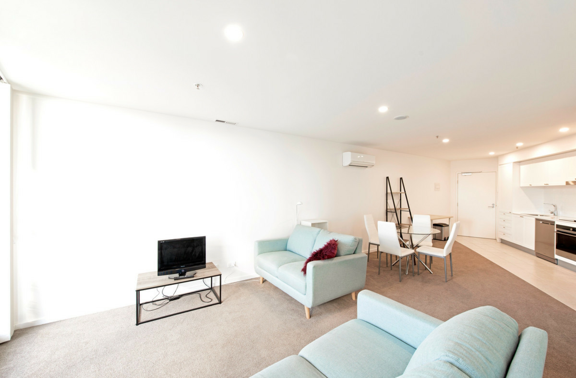 182/1 Anthony Rolfe Avenue — photo 4 of 12