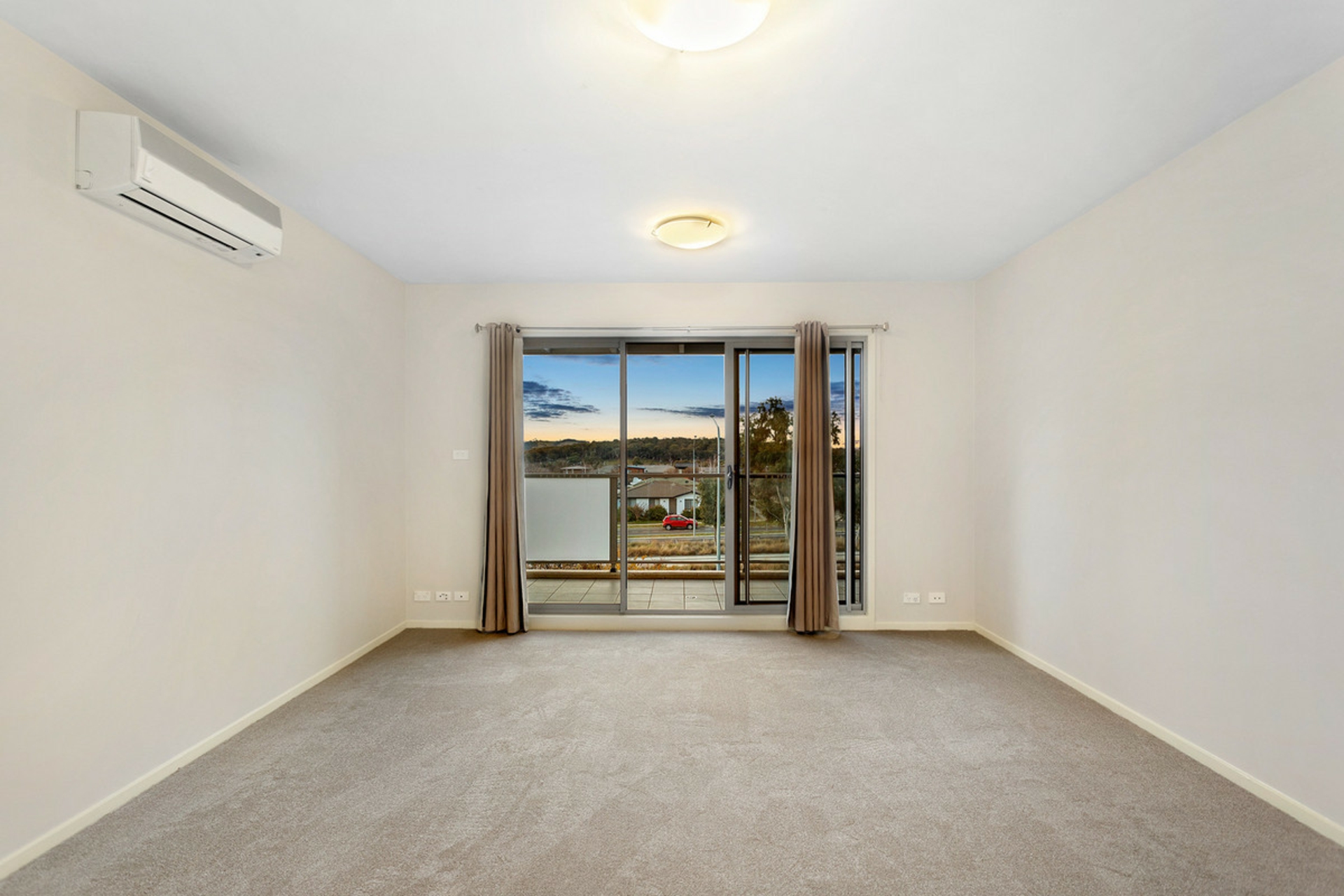 82/311 Flemington Road — photo 2 of 23