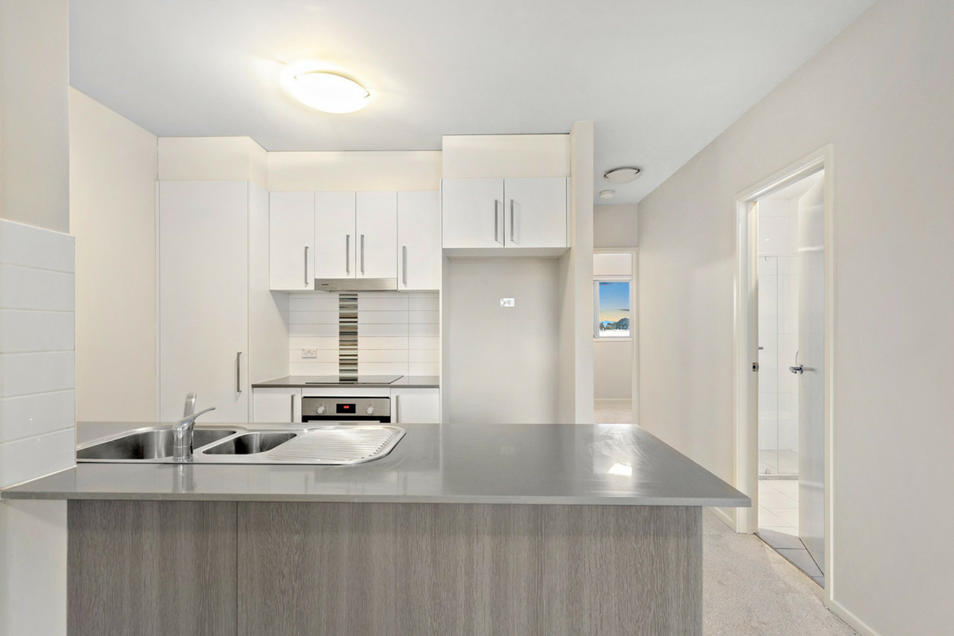 82/311 Flemington Road — photo 6 of 23