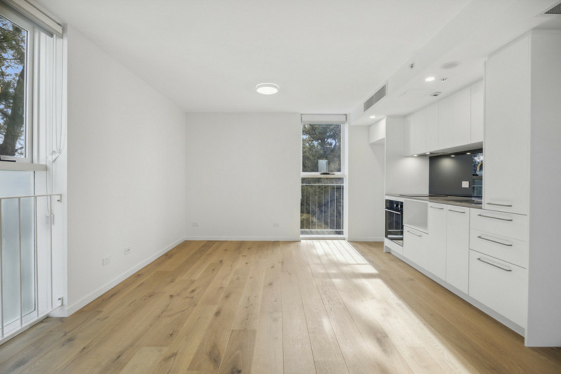 301/355 Northbourne Avenue — photo 2 of 11