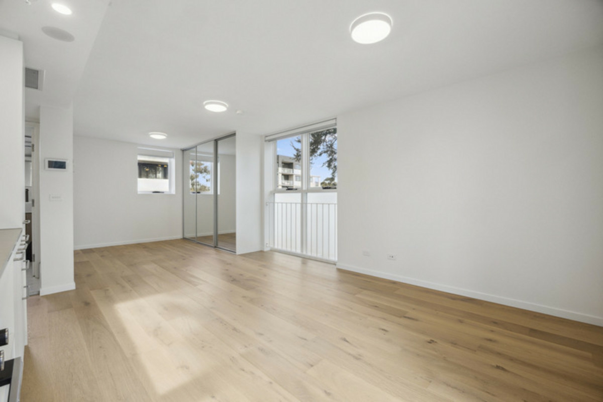 301/355 Northbourne Avenue — photo 5 of 11