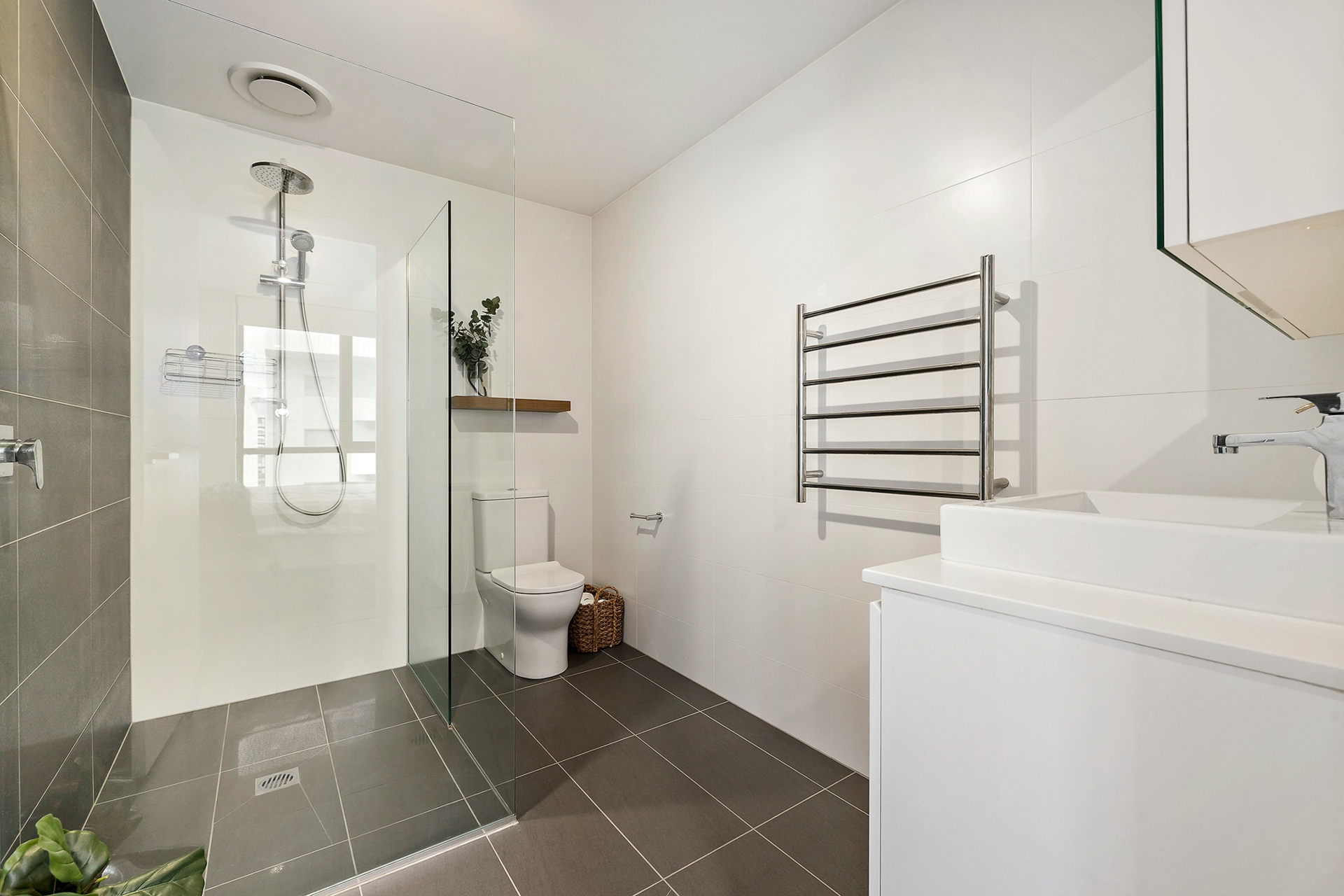 1307/2 Gribble Street — photo 9 of 15