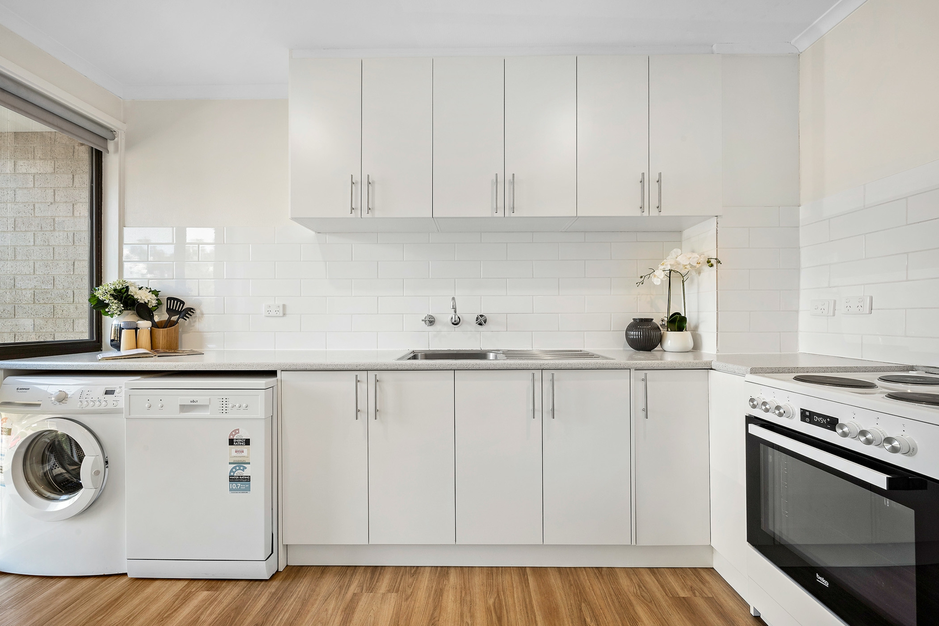 5/2 Keith Street — photo 3 of 18