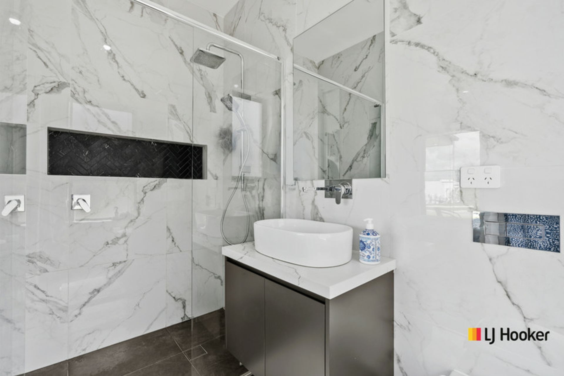 27 Romberg Way — photo 13 of 20