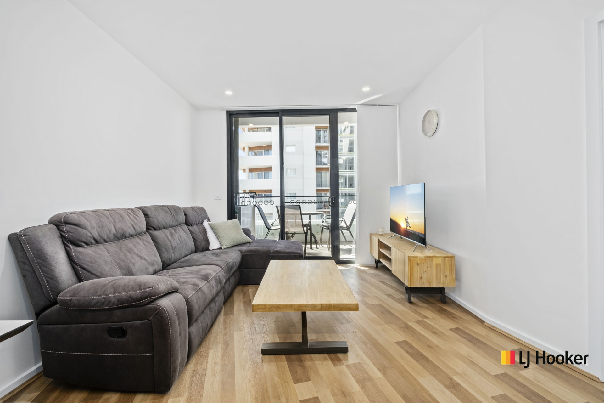 1006/2 Gribble Street — photo 7 of 17