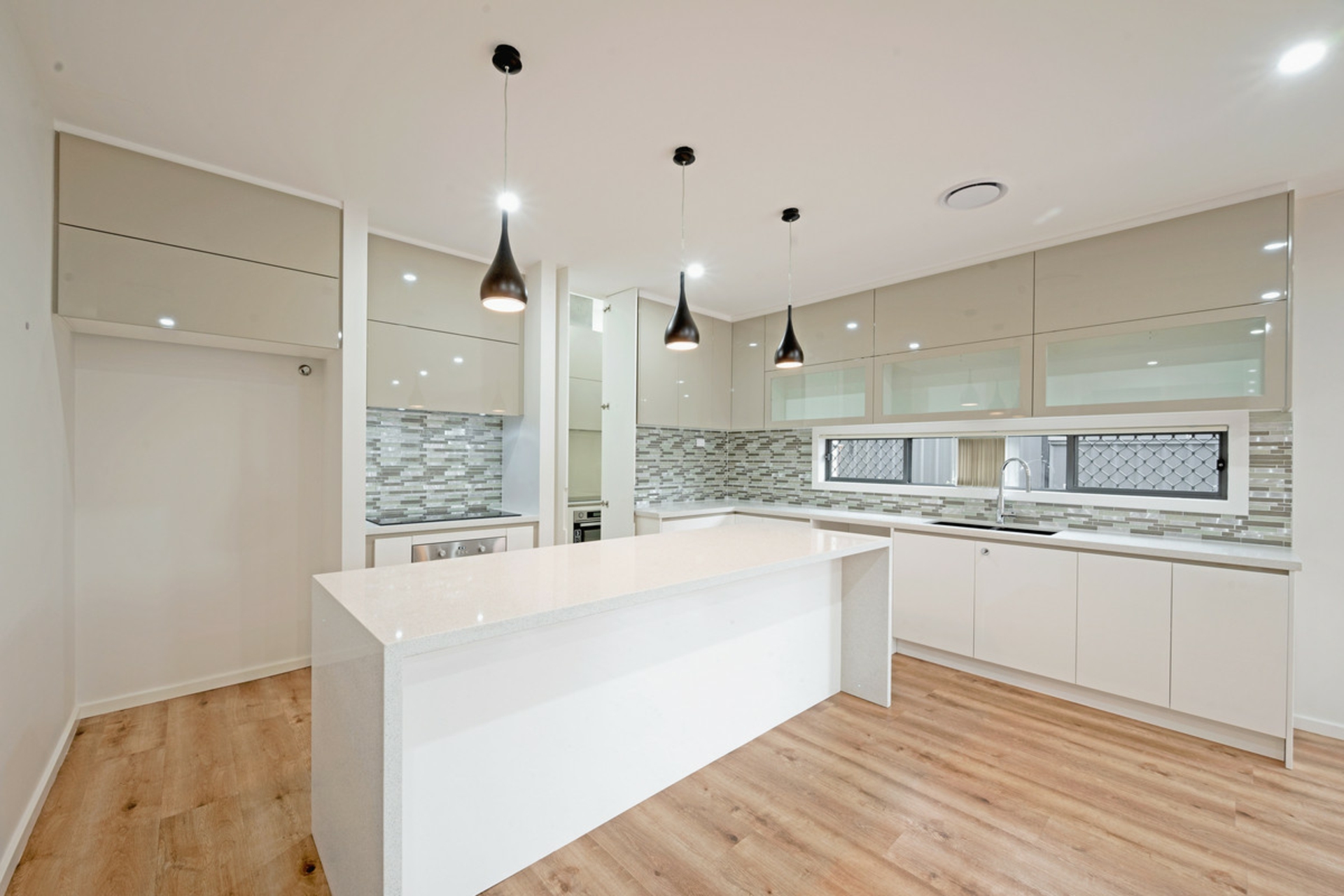 12 Summerhayes Street — photo 14 of 30