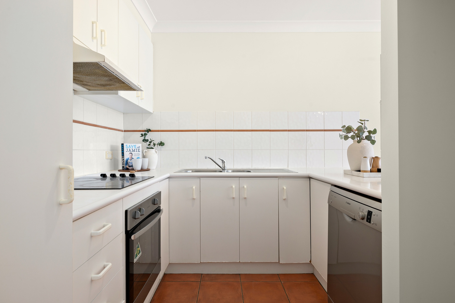 37/21 Aspinall Street — photo 6 of 12