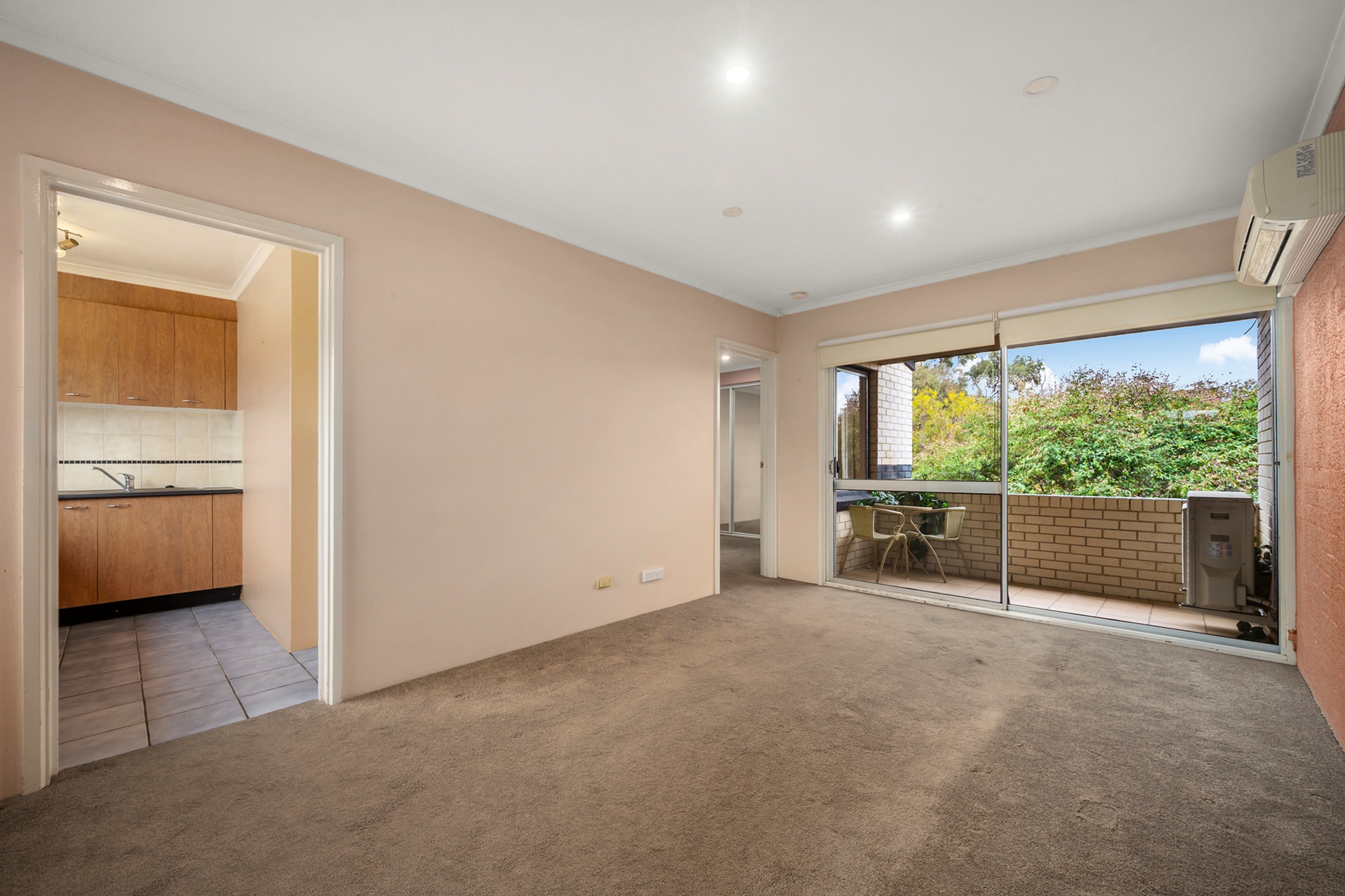 5/58 Bennelong Crescent — photo 2 of 12