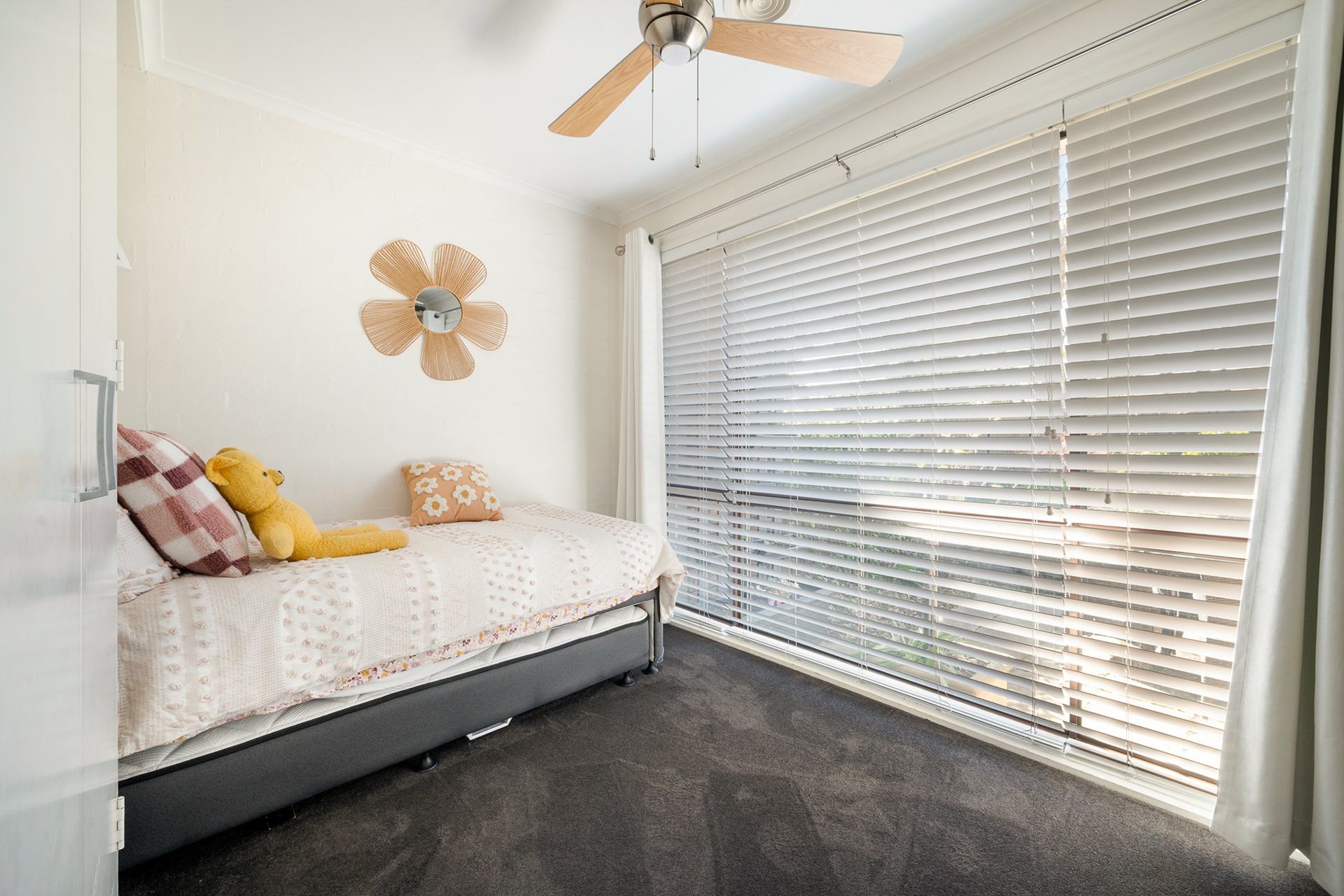 10 Lyttleton Crescent — photo 9 of 15