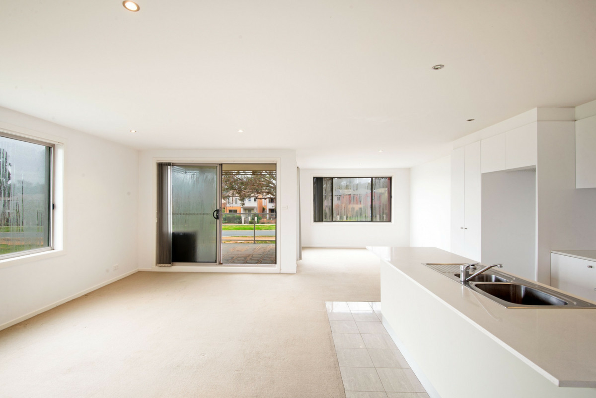 130/395 Antill Street — photo 6 of 15