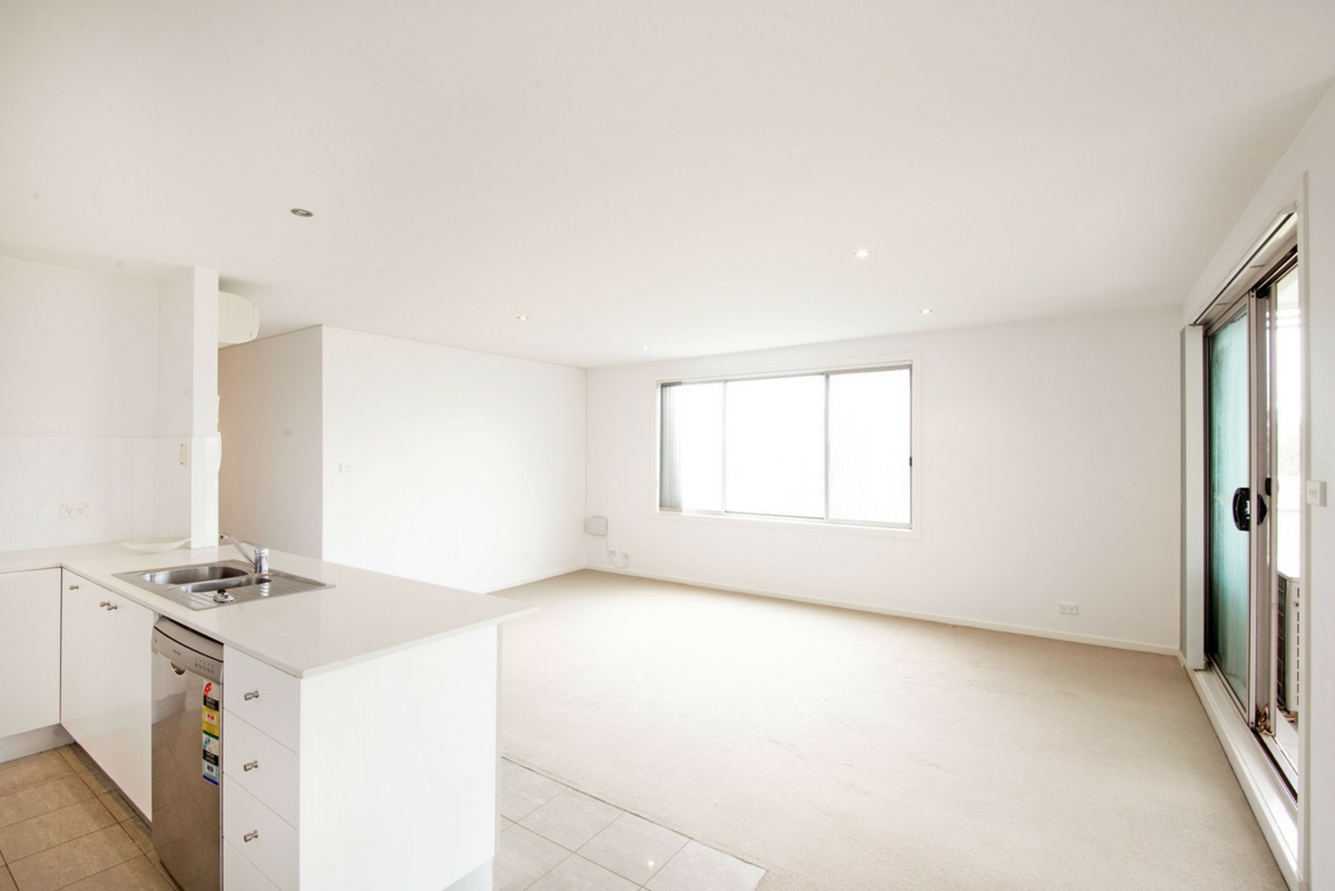 130/395 Antill Street — photo 7 of 15