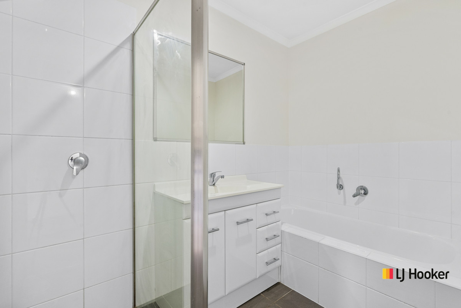 70/40 Kings Canyon Street — photo 9 of 15