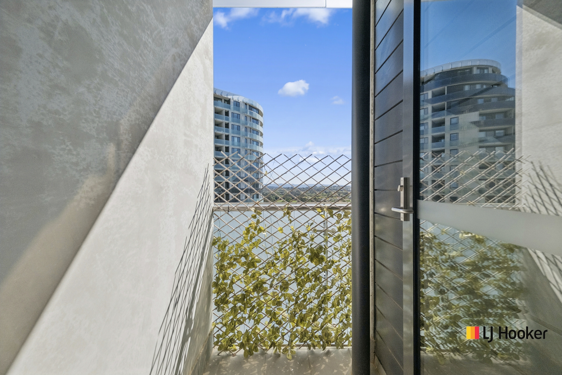 326/1 Anthony Rolfe Avenue — photo 8 of 20