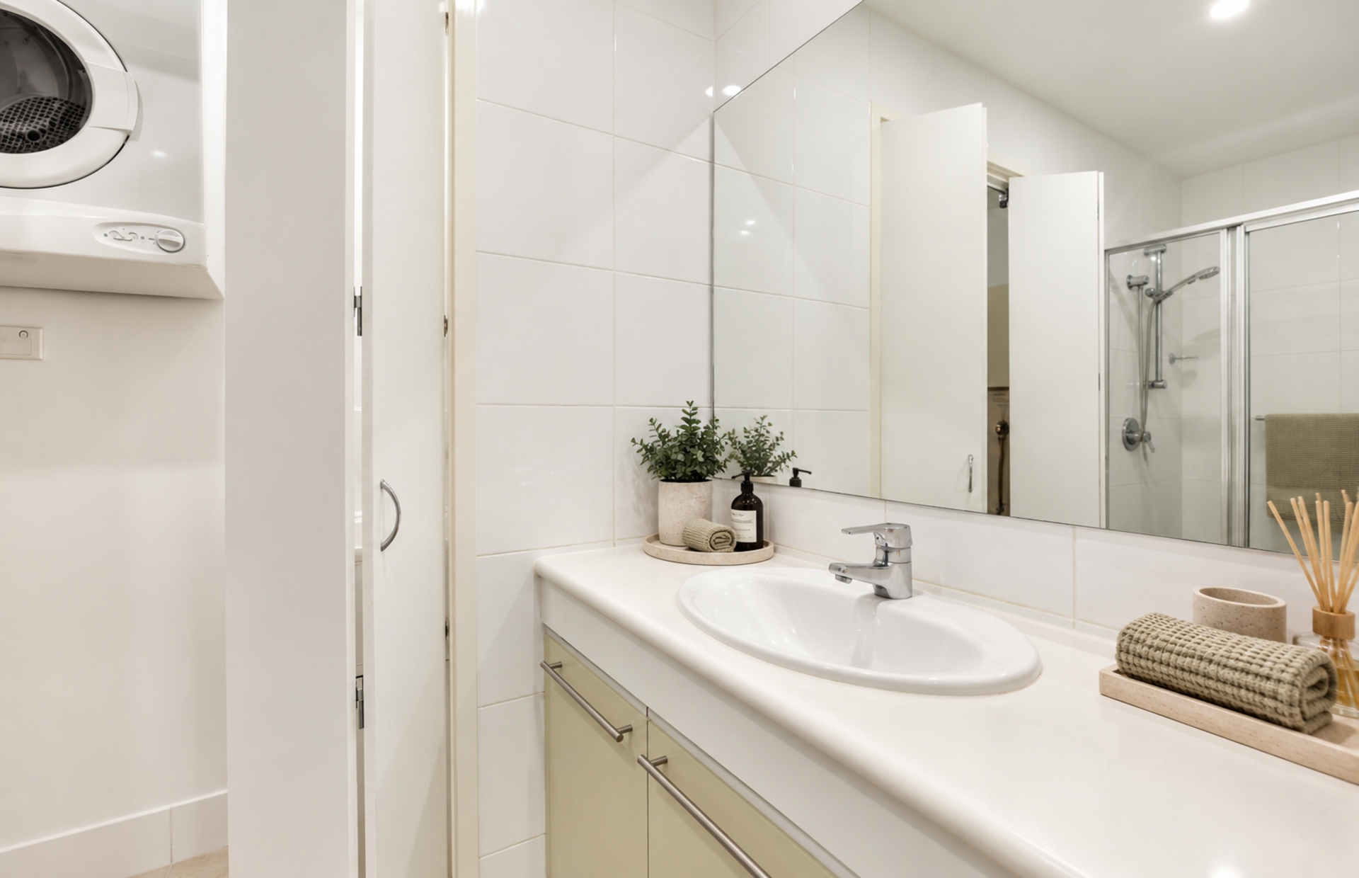 36/12 Challis Street — photo 7 of 11
