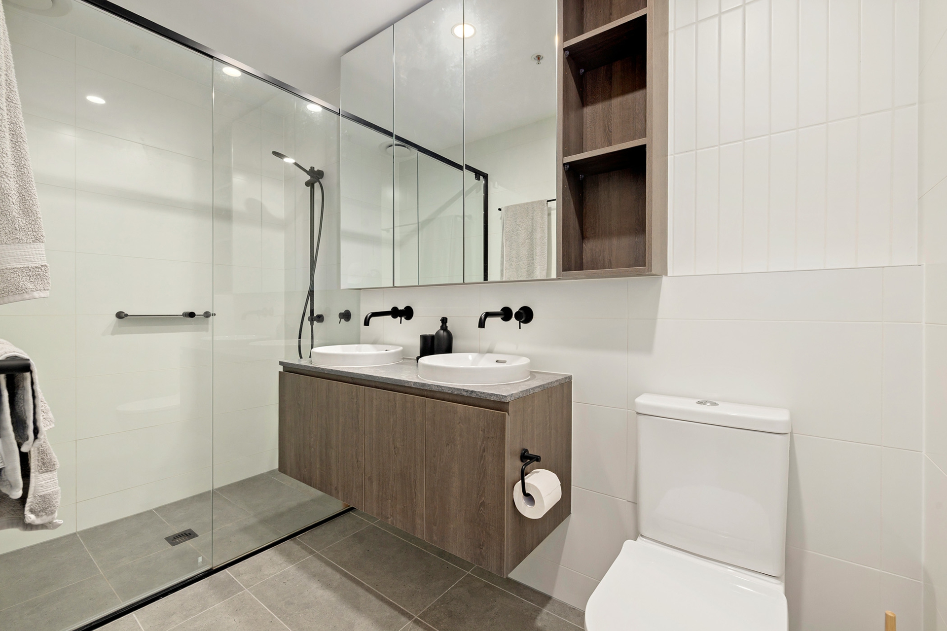 106/181 Sutherland Crescent — photo 7 of 12