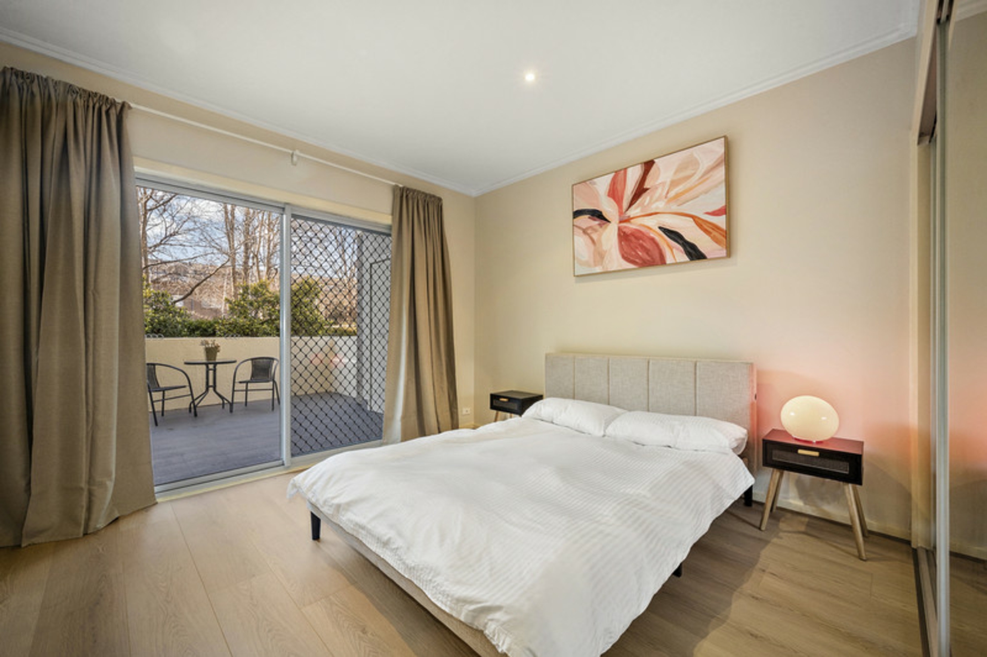 1/123 Lowanna Street — photo 6 of 10