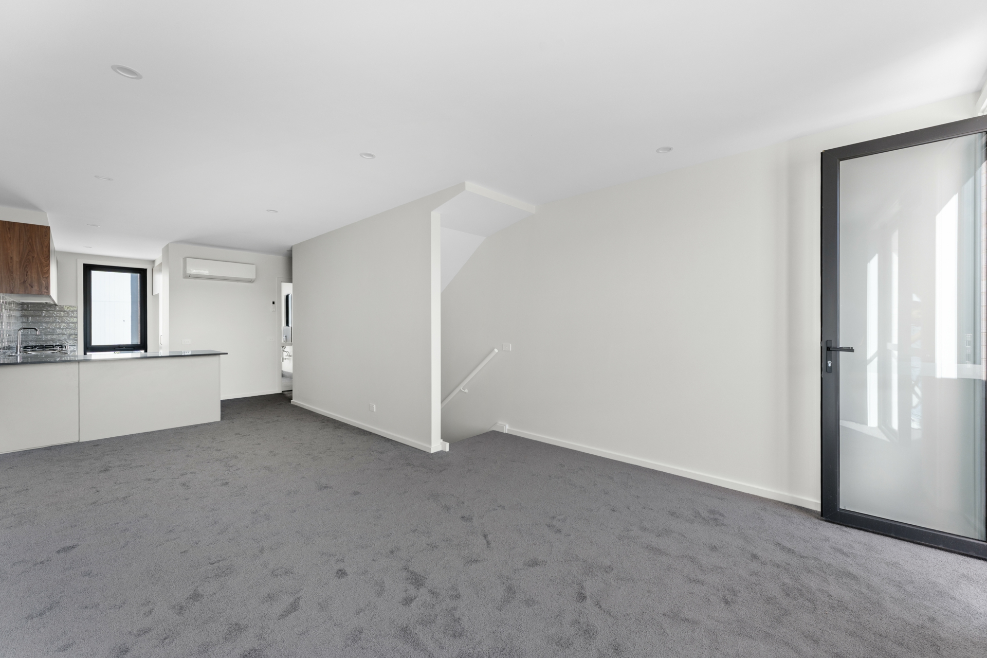 16/38 Briger Street — photo 2 of 12