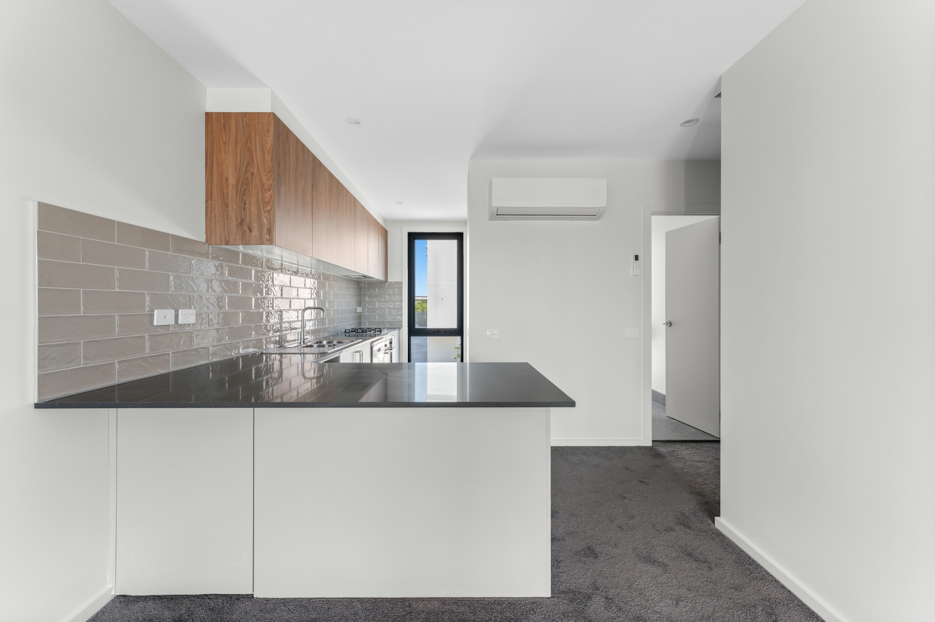 16/38 Briger Street — photo 3 of 12