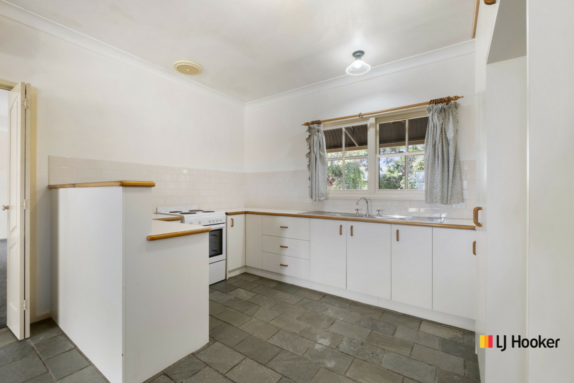 14 Merriman Place — photo 7 of 14