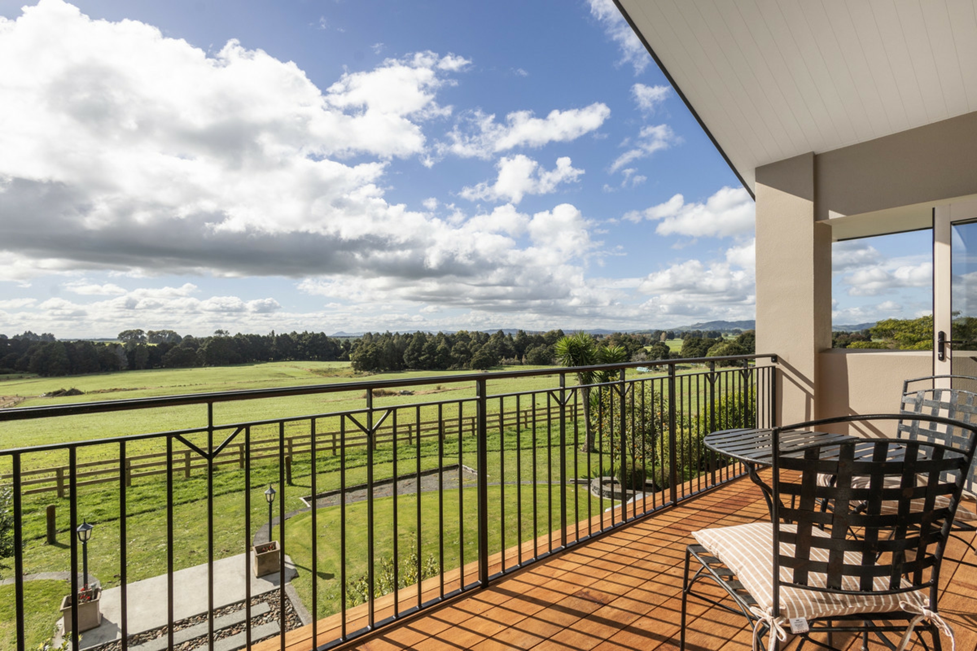 2459 Cambridge Road Te Awamutu Waikato Lifestyle for Sale LJ Hooker