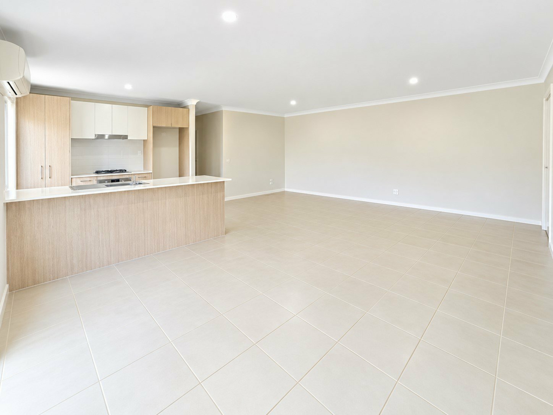 10 Trevally Avenue — photo 2 of 14